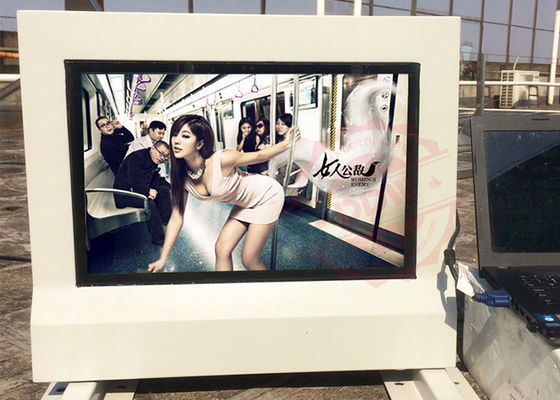65 Inch Tft Type Floor Standing Pure Outdoor Digital Signage Kiểm soát nước cho quảng cáo